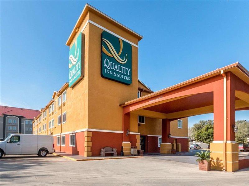 Quality Inn & Suites Seaworld North Сан Антонио Екстериор снимка