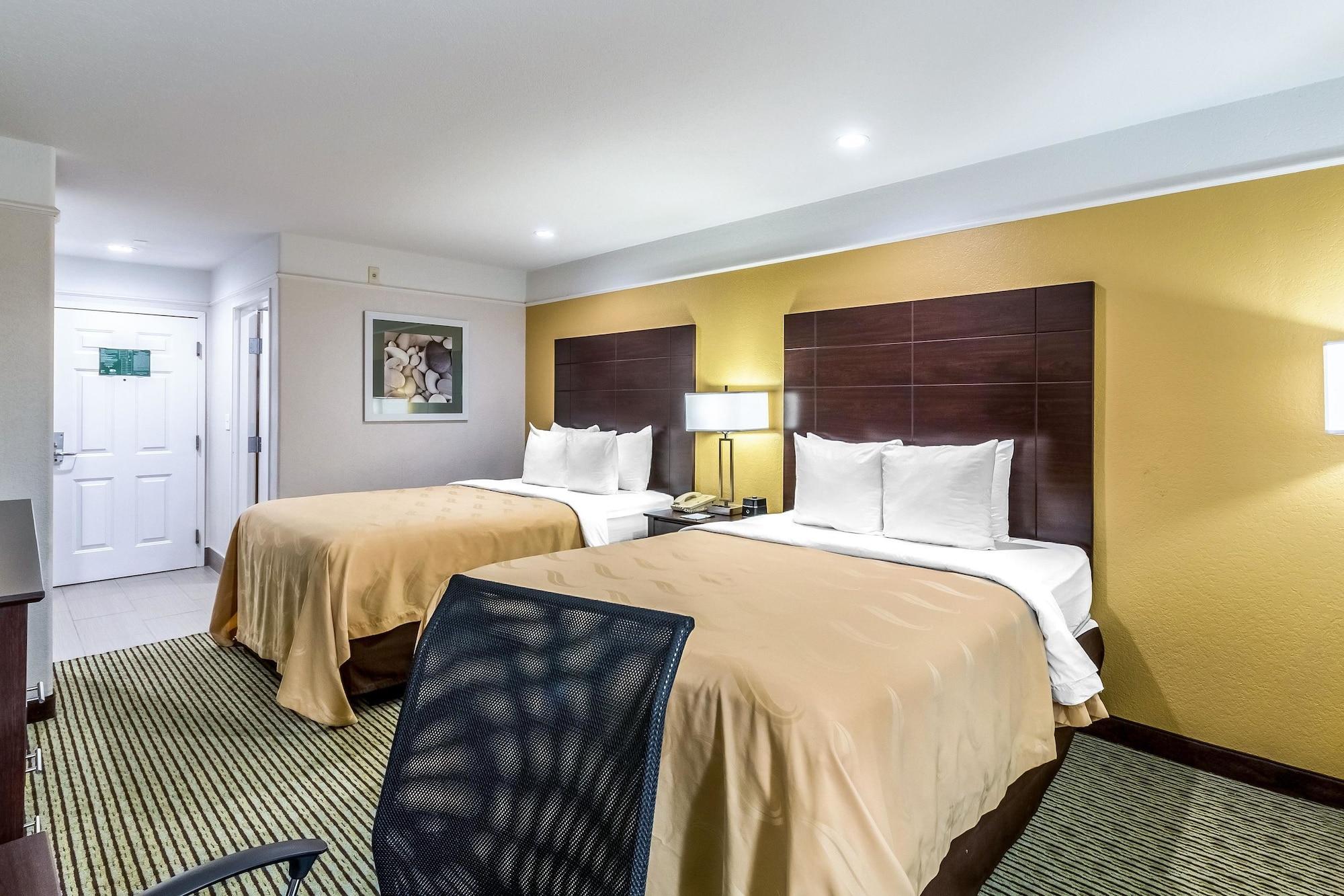 Quality Inn & Suites Seaworld North Сан Антонио Екстериор снимка