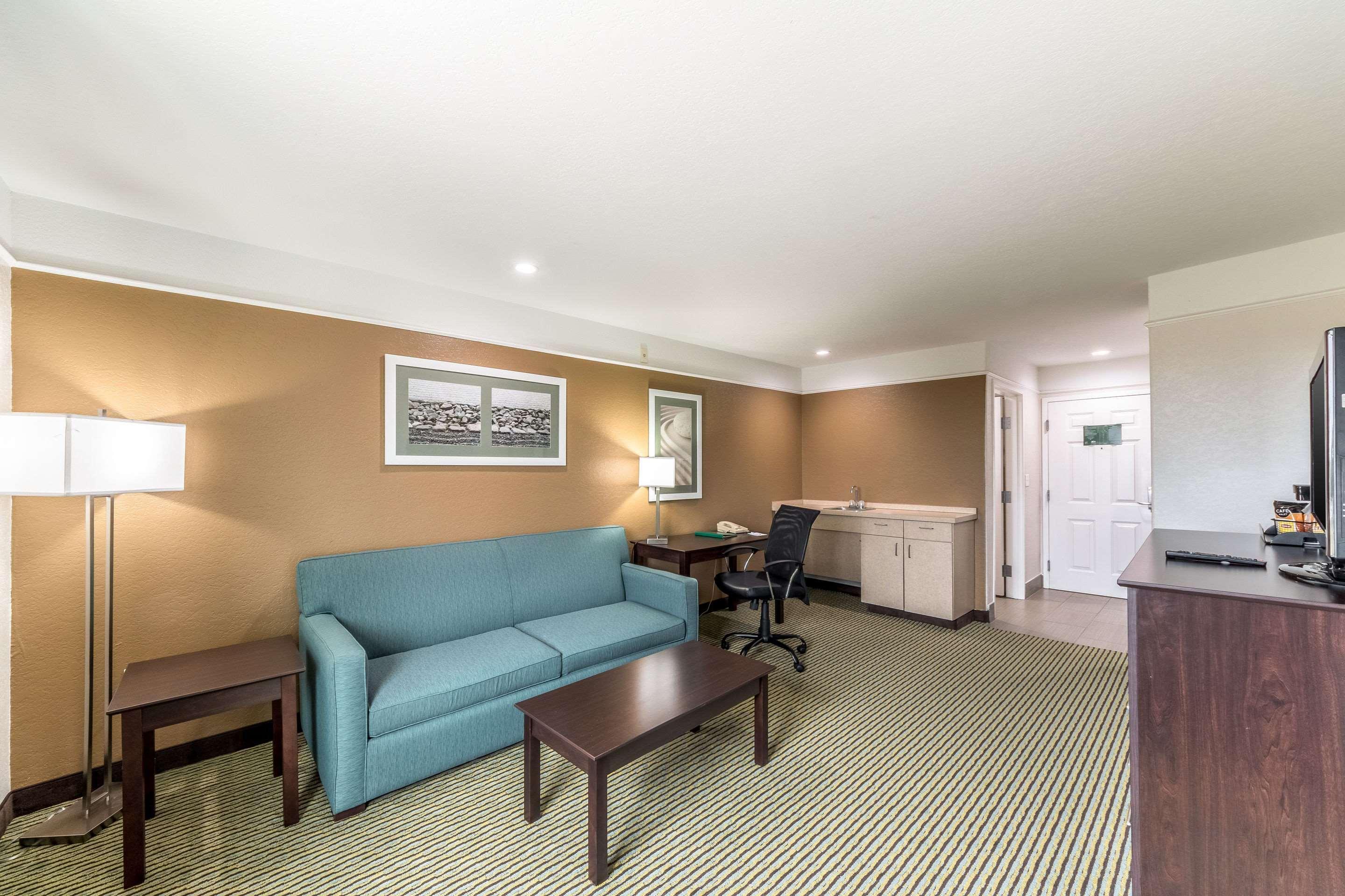 Quality Inn & Suites Seaworld North Сан Антонио Екстериор снимка