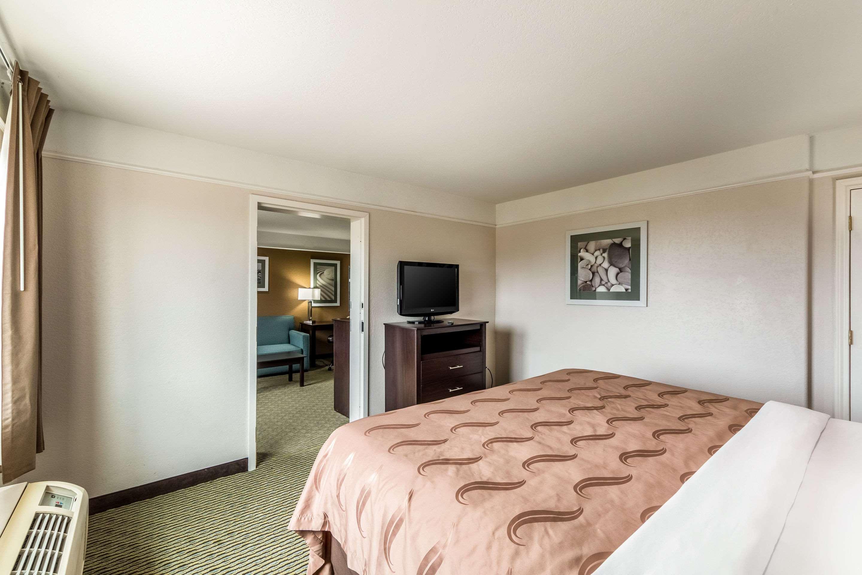 Quality Inn & Suites Seaworld North Сан Антонио Екстериор снимка