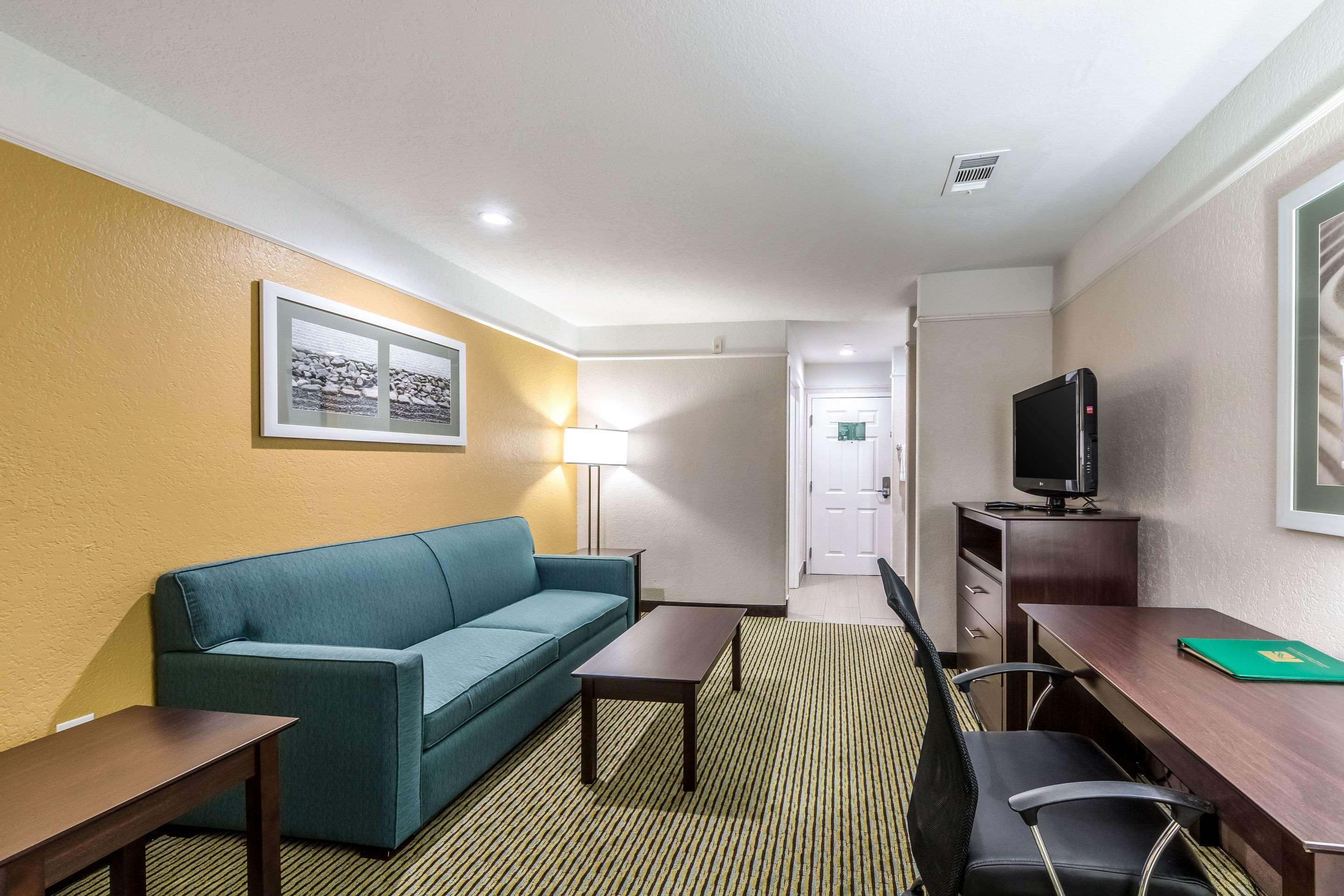 Quality Inn & Suites Seaworld North Сан Антонио Екстериор снимка