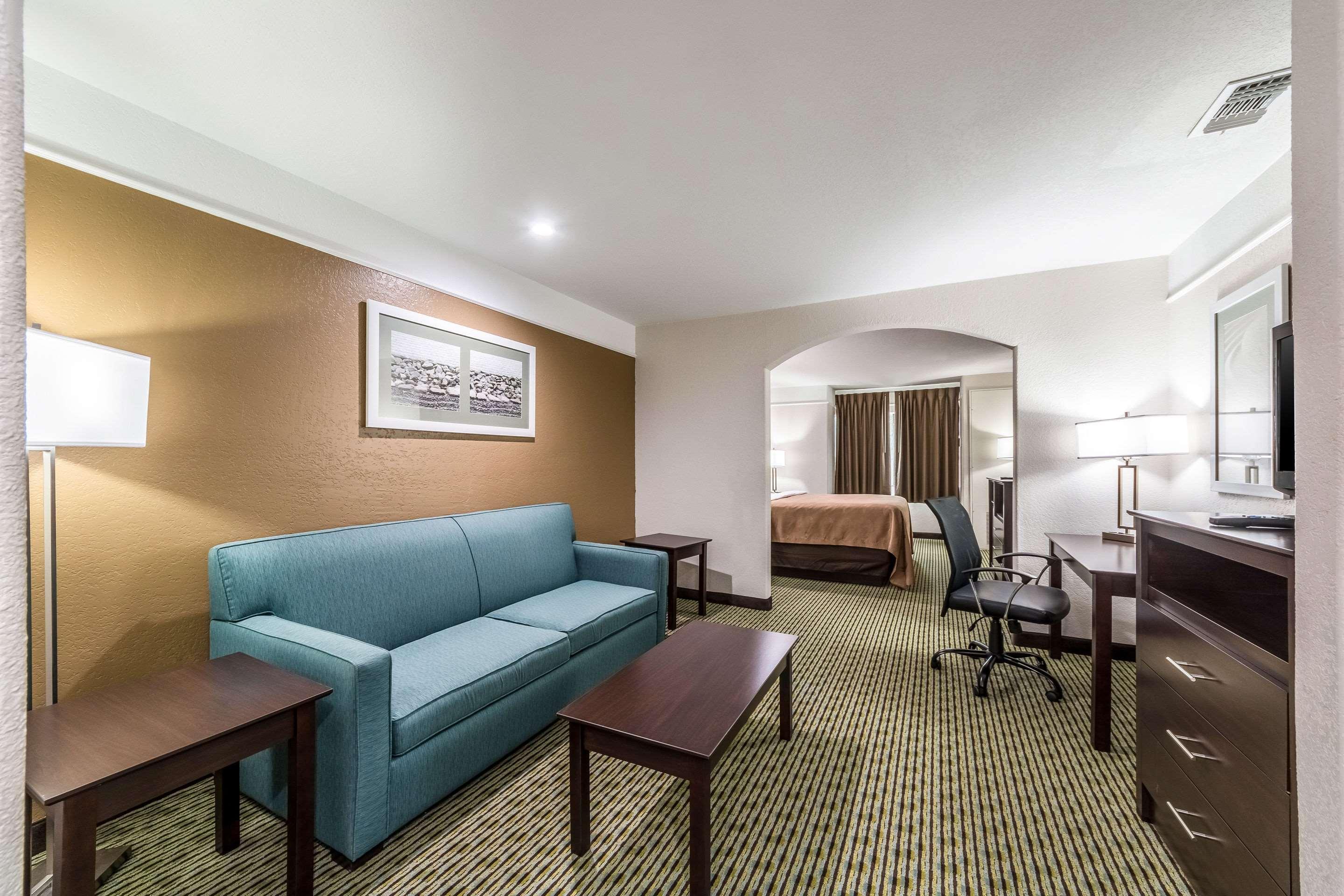 Quality Inn & Suites Seaworld North Сан Антонио Екстериор снимка