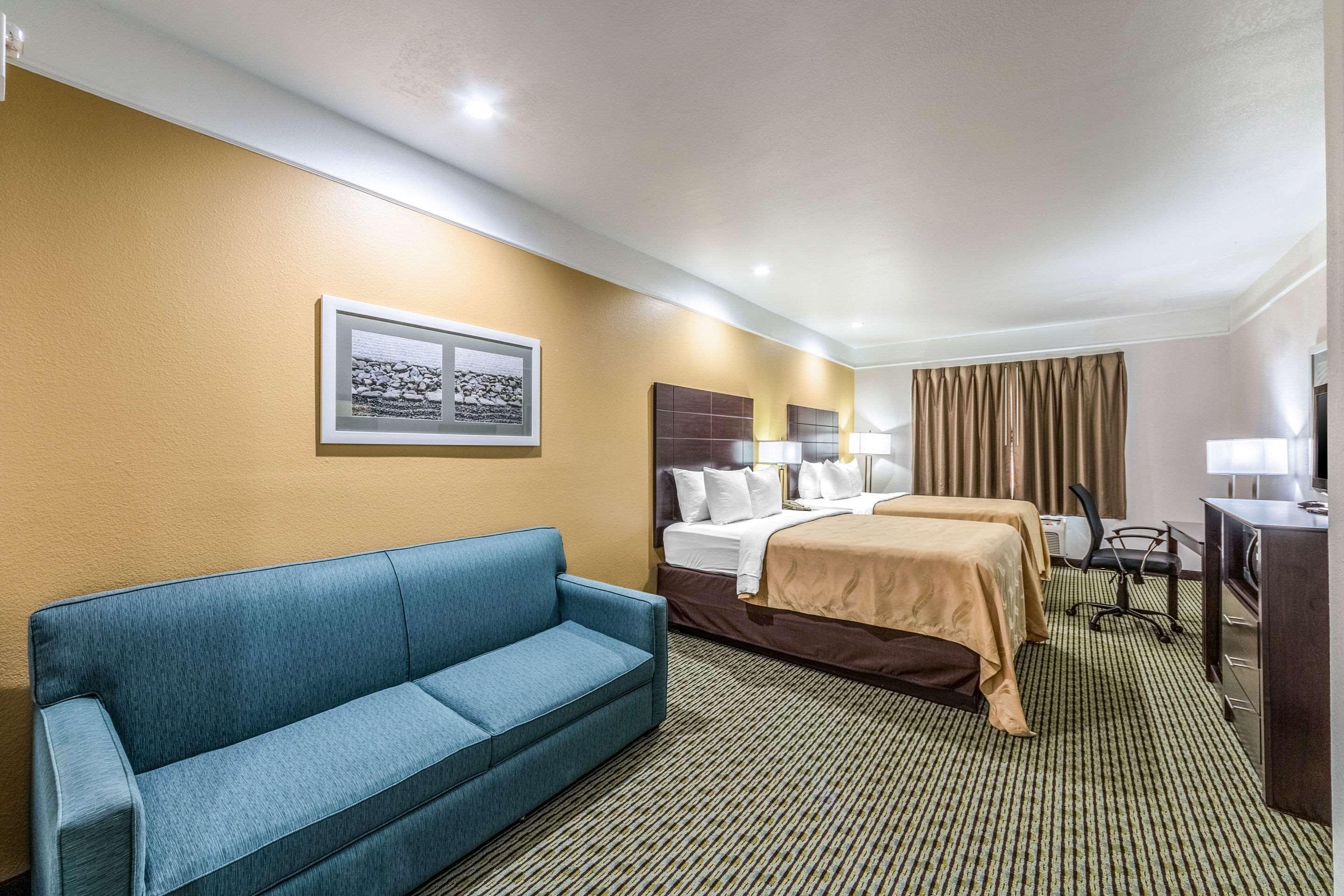 Quality Inn & Suites Seaworld North Сан Антонио Екстериор снимка