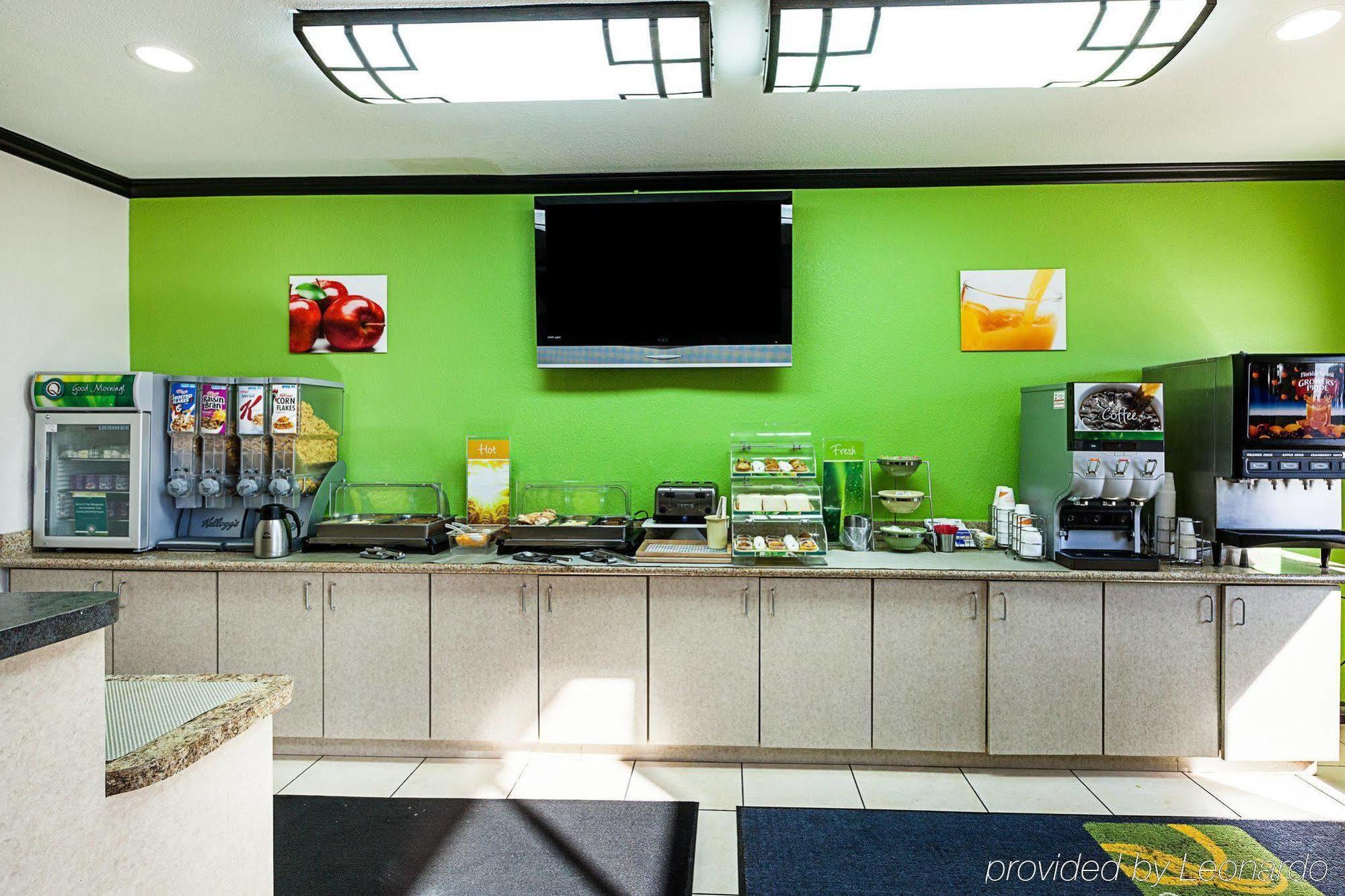 Quality Inn & Suites Seaworld North Сан Антонио Екстериор снимка