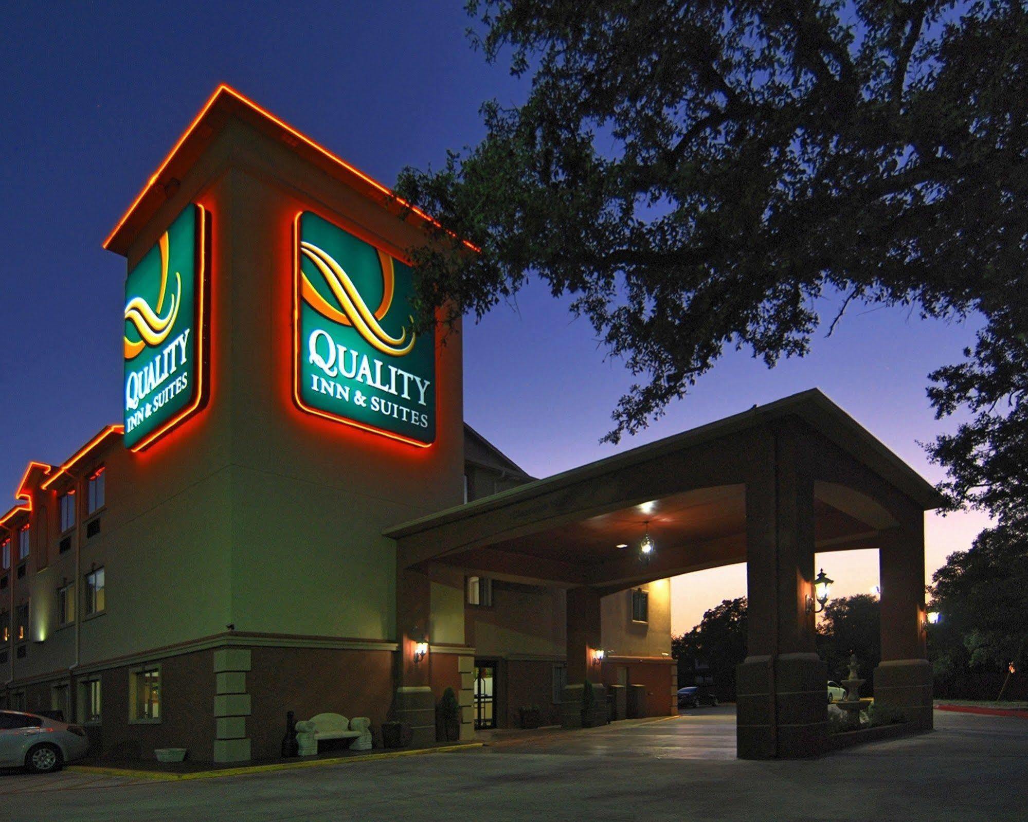 Quality Inn & Suites Seaworld North Сан Антонио Екстериор снимка